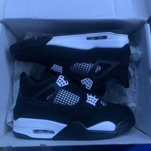 Jordan 4 White thunder’s authentic with PROOF (last slide) US men size 9.5
